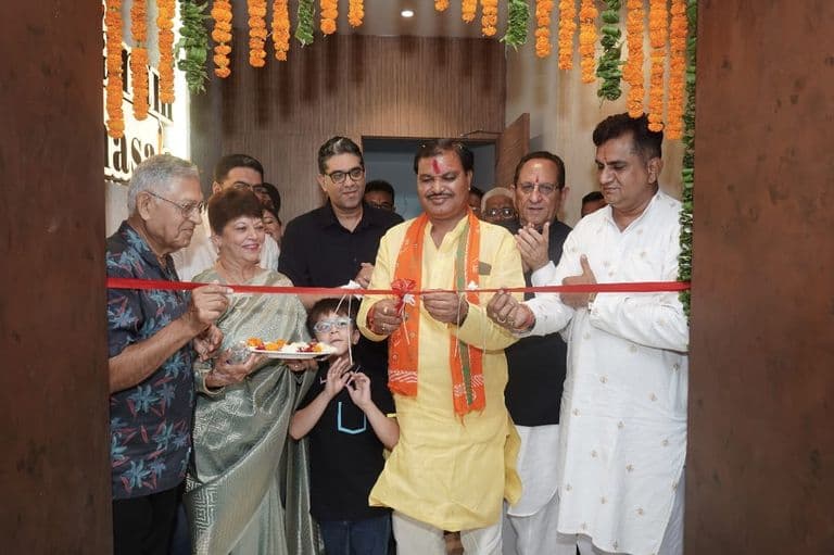 गरम मसाला रेस्टोरेंट का हुआ भव्य शुभारंभ, मिलेगा 3S फूड का आनंद